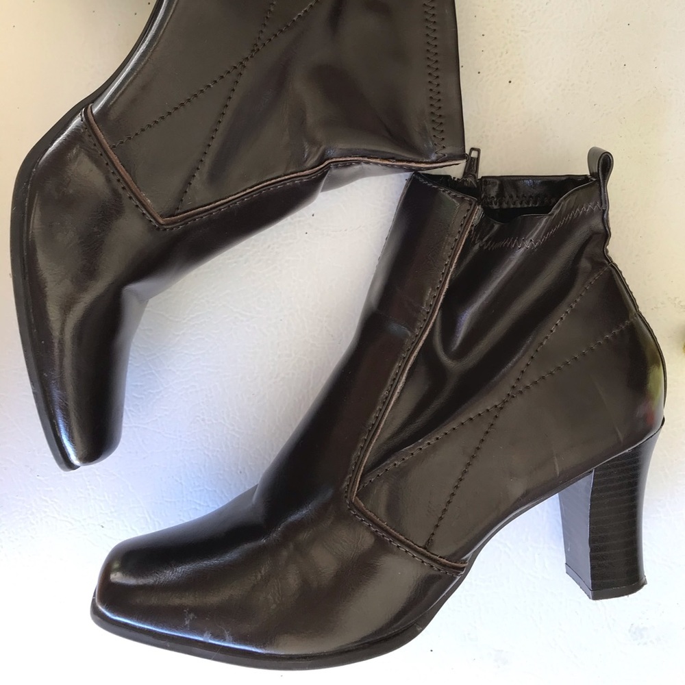 Heeled boots